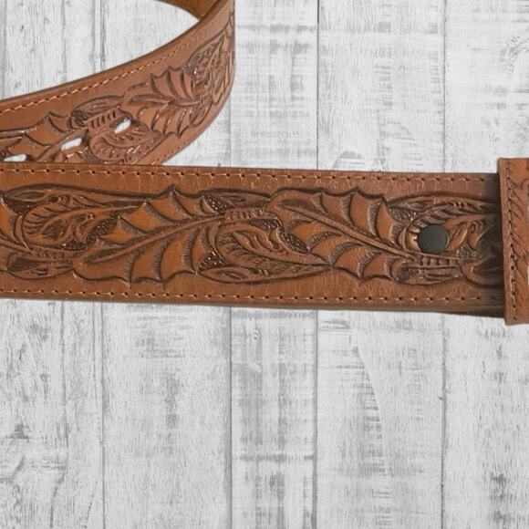 Country Cares Western Oval Belt Buckle Gold/Silver SZ 40 Belt St Judes Hospital - Picture 7 of 8